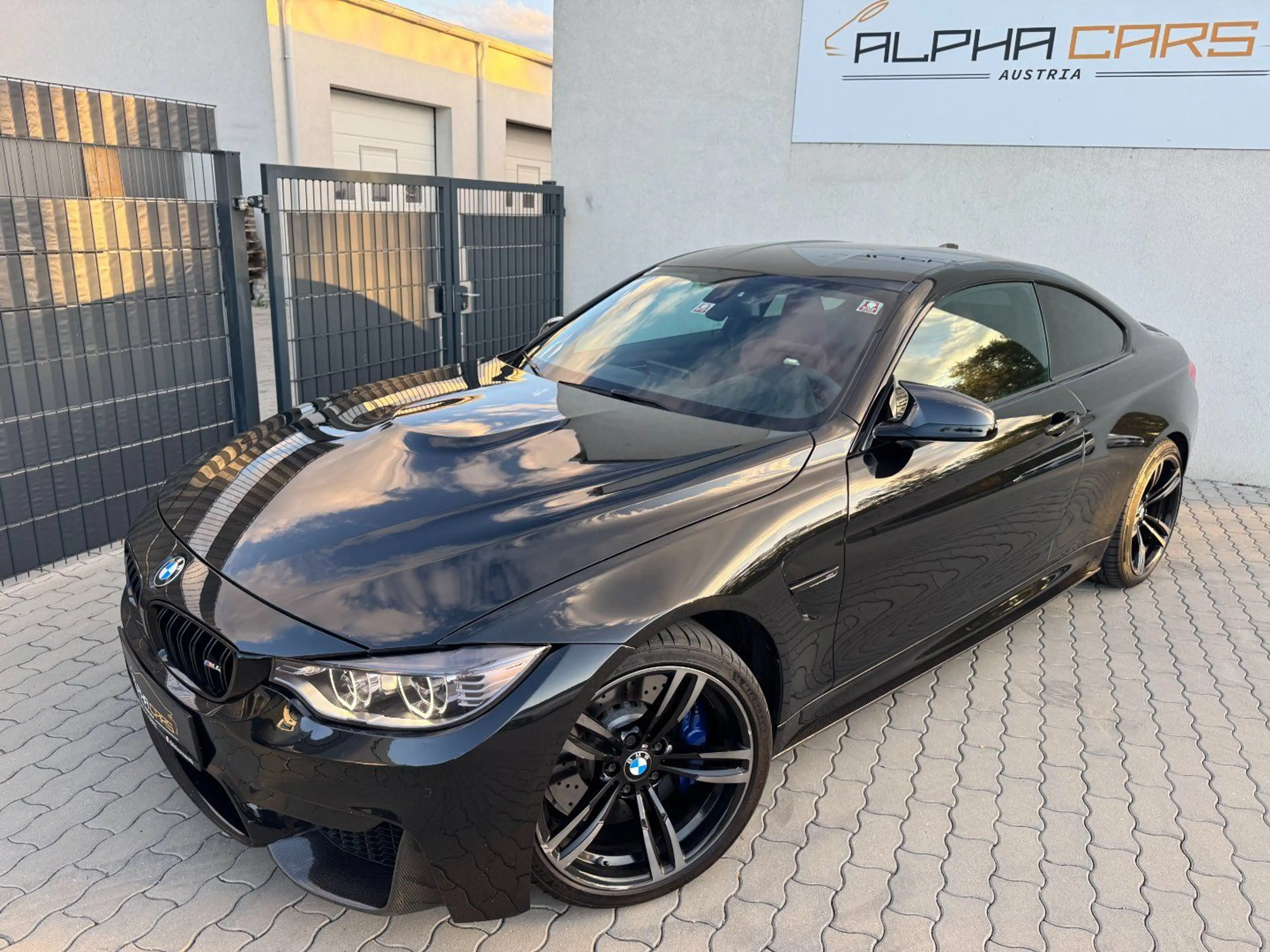 BMW M4 Coupe M4 — photo 5
