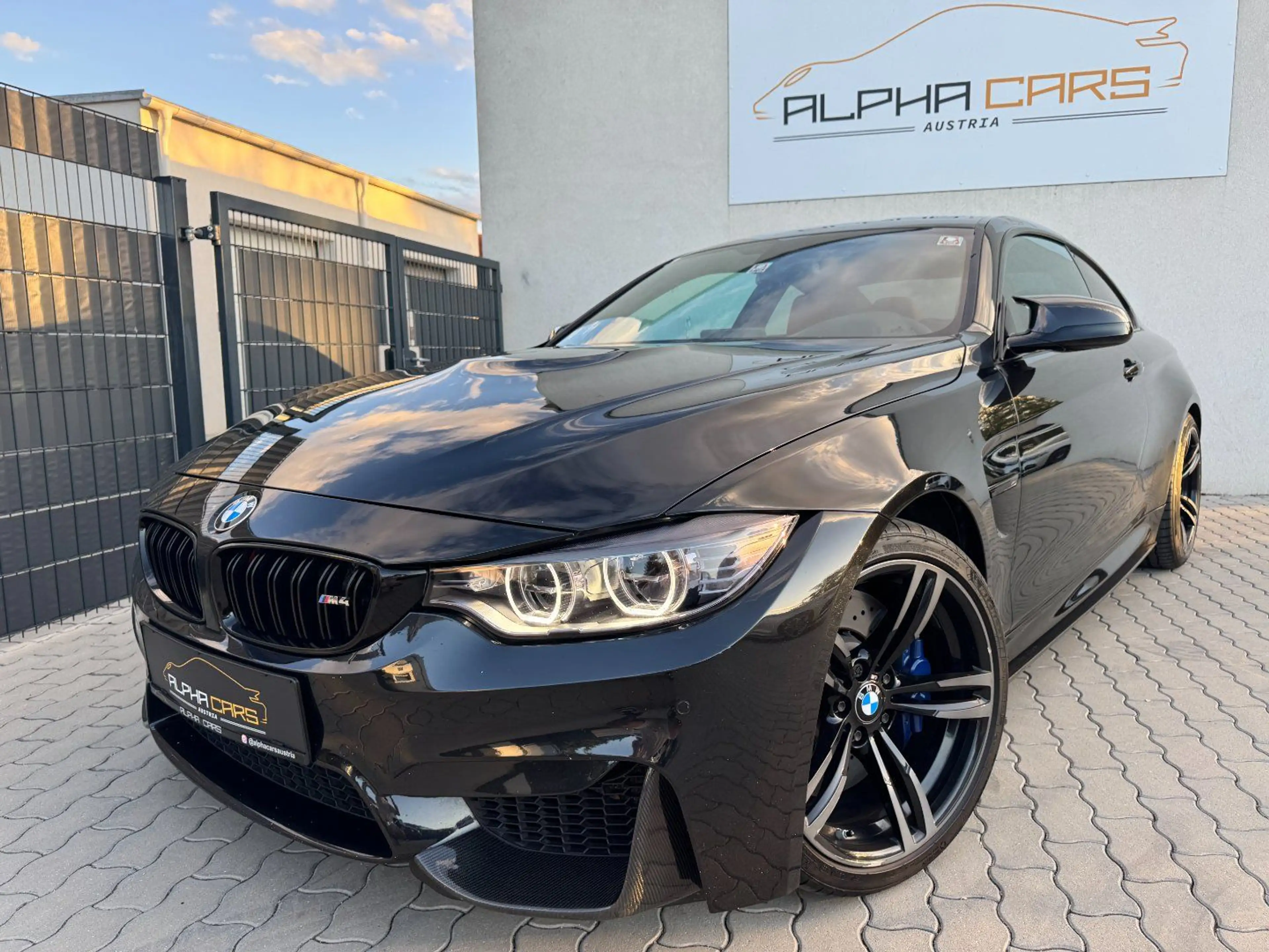 BMW M4 Coupe M4 — photo 7
