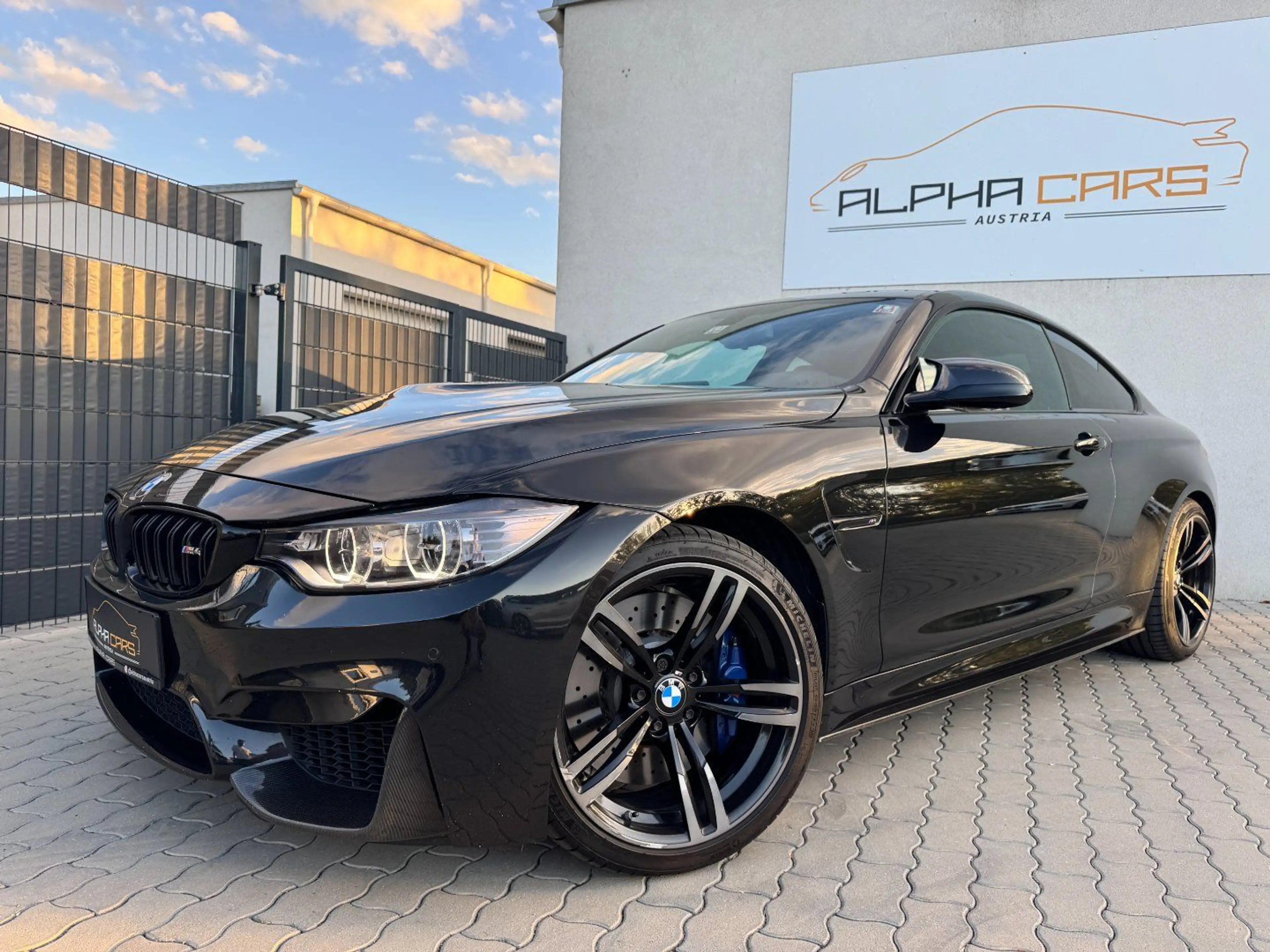BMW M4 Coupe M4 — photo 4
