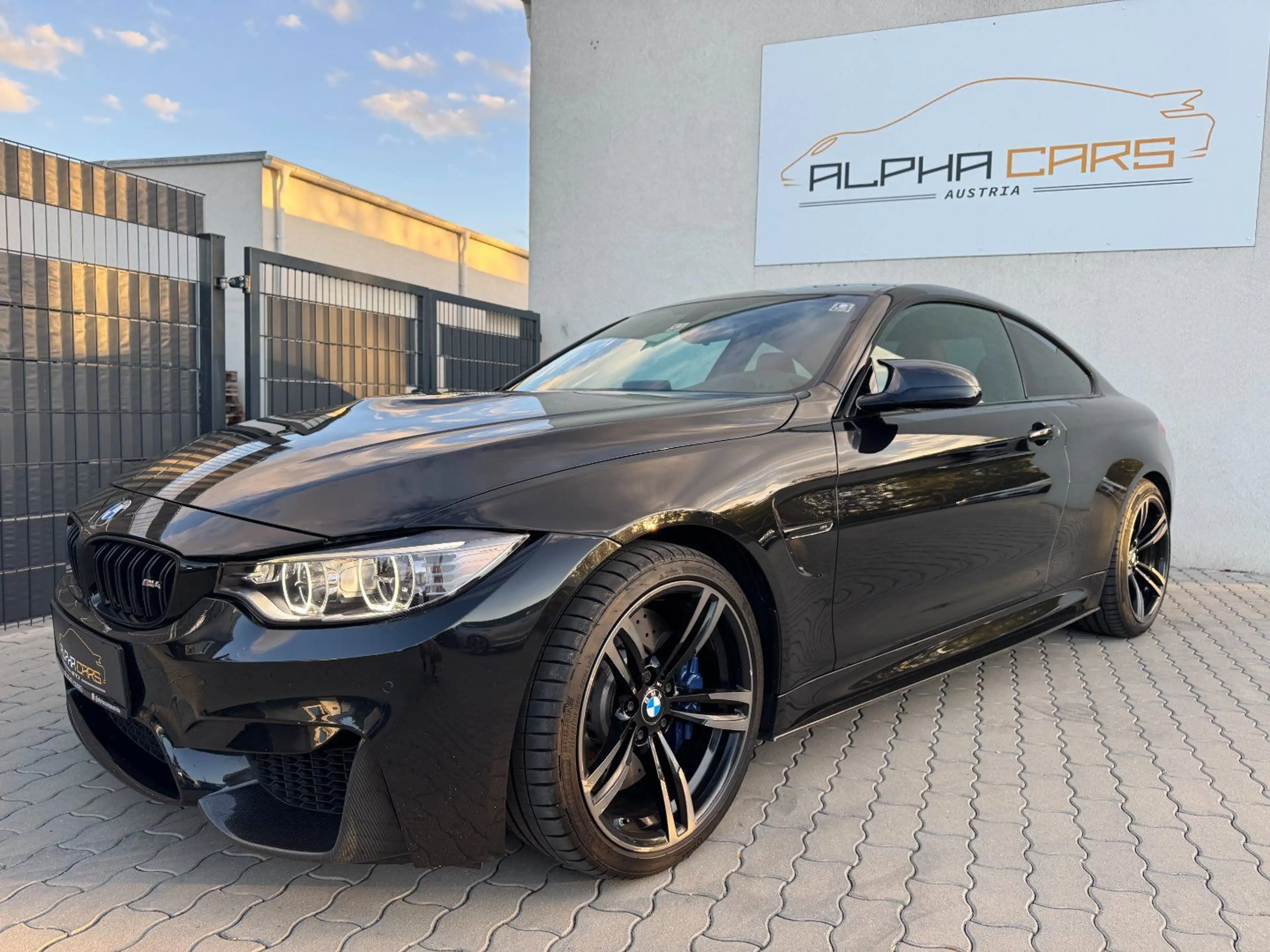 BMW M4 Coupe M4 — photo 9