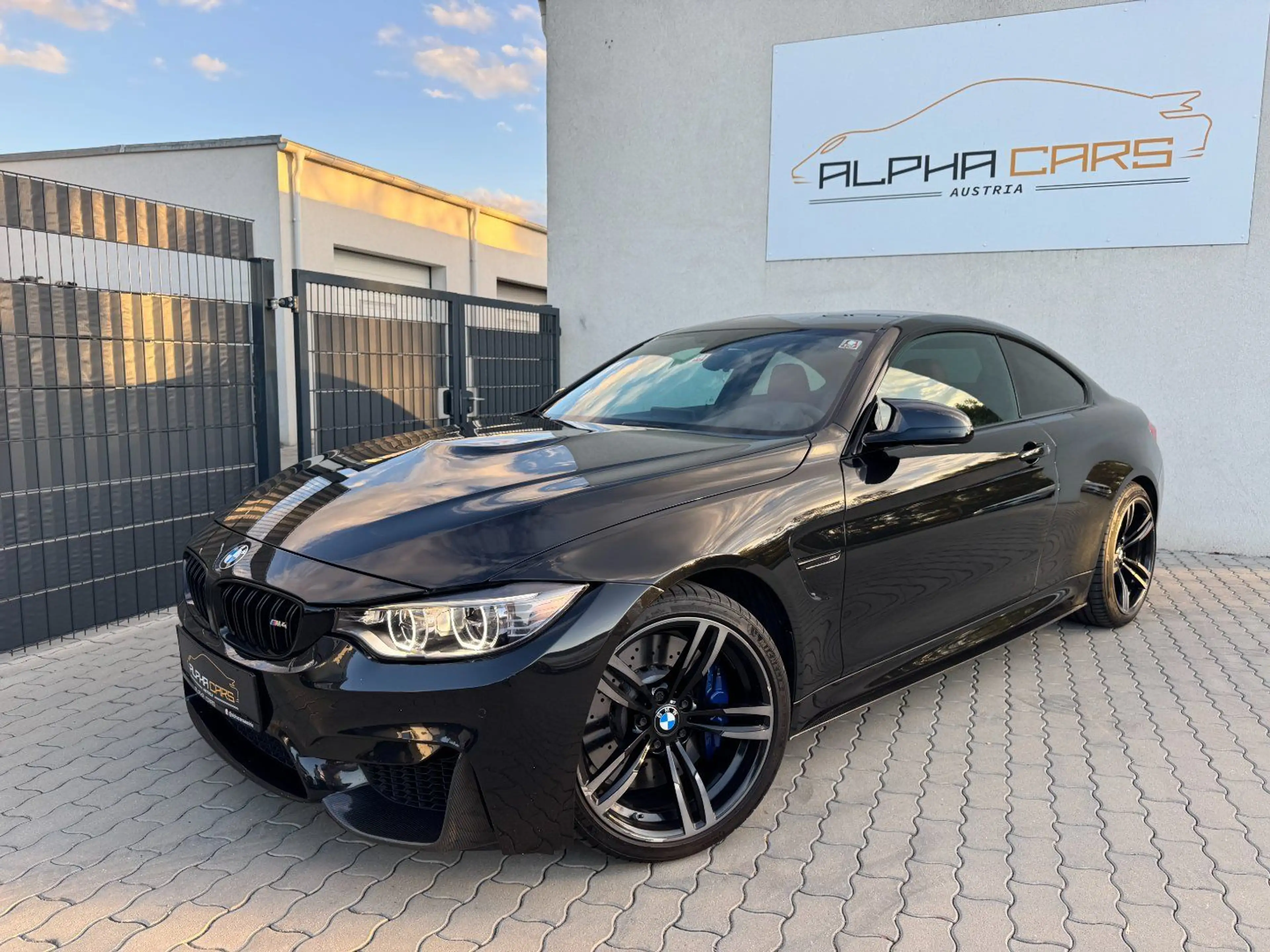 BMW M4 Coupe M4 — photo 6