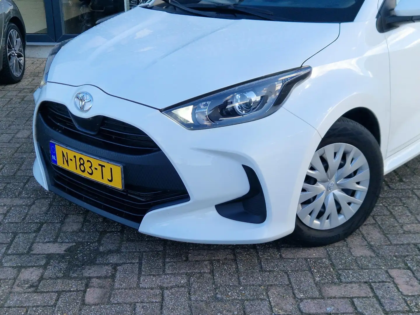Toyota Yaris 1.0 VVT-i Comfort Blanc - 2