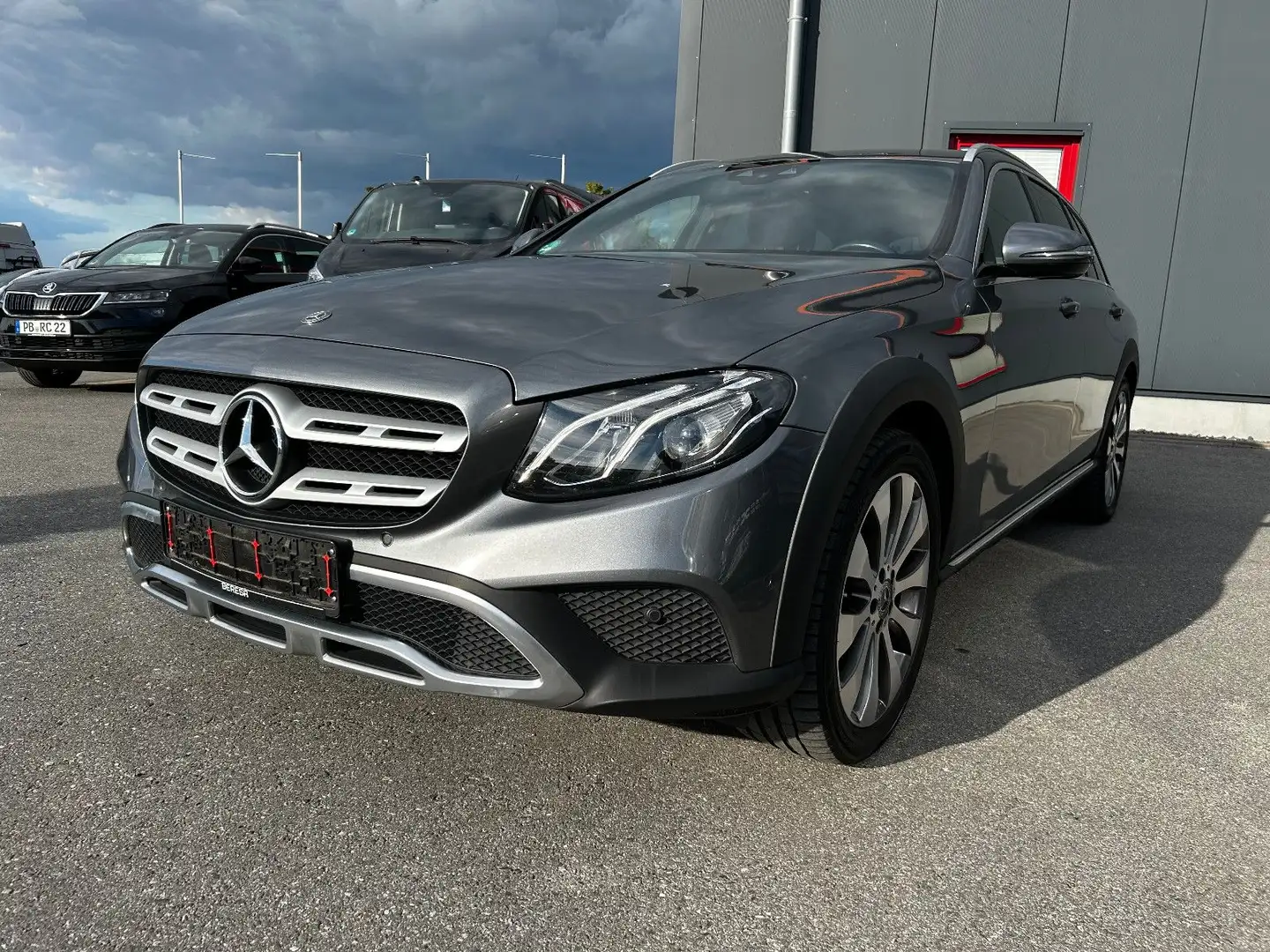 Mercedes-Benz E 220 E-Klasse T 220 d 4Matic All-Terrain Grau - 1