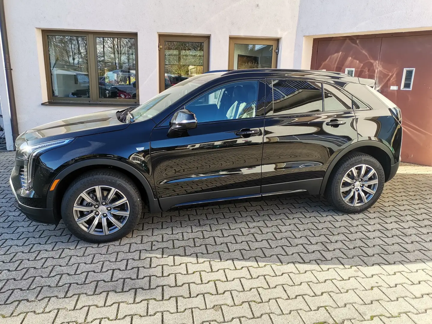 Cadillac XT4 350D AWD Sport Černá - 1