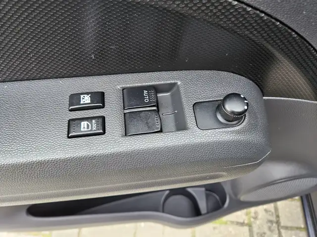 Suzuki Splash view 3