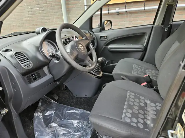 Suzuki Splash view 2