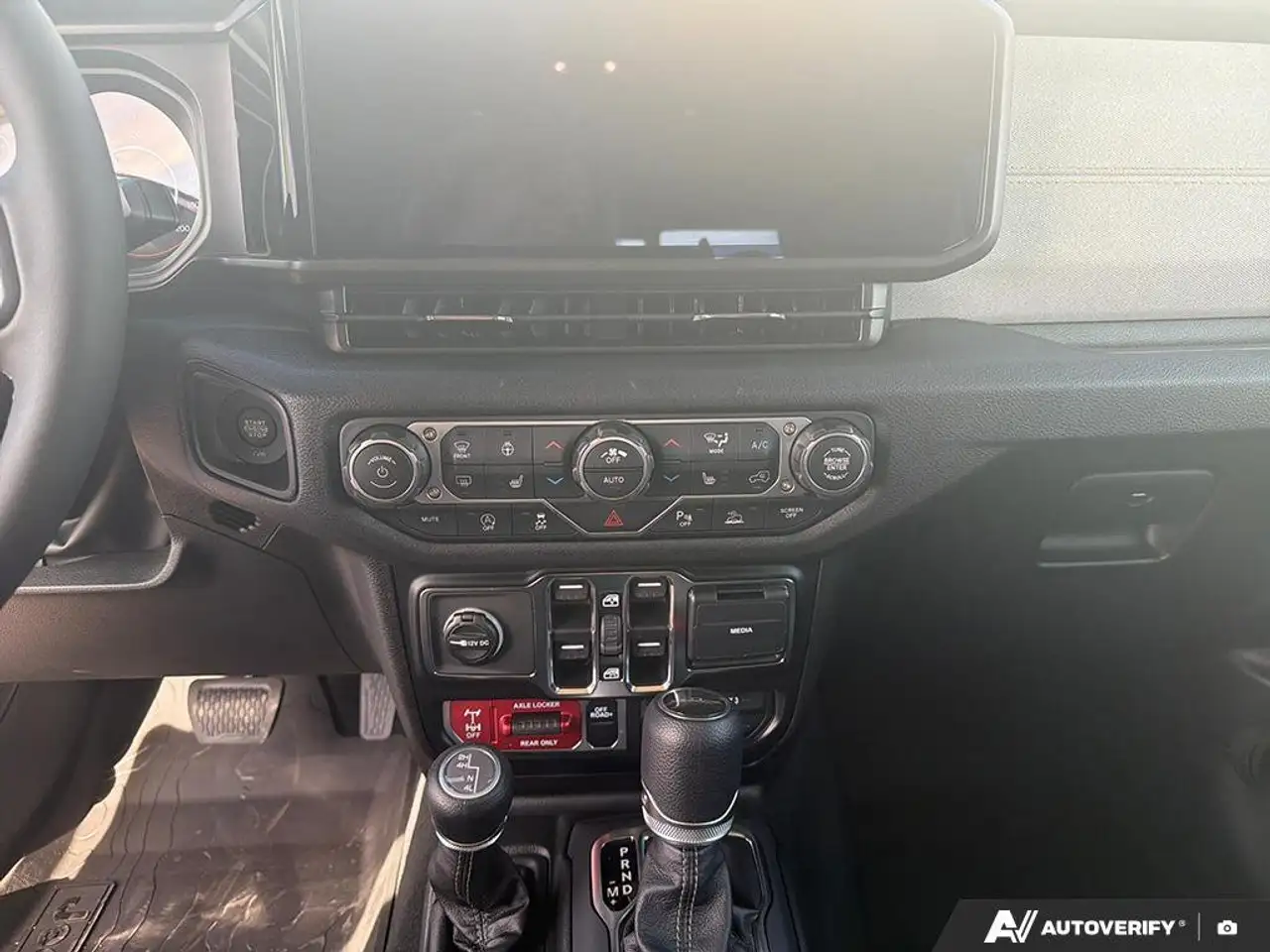 Jeep Gladiator снимка Jeep Gladiator