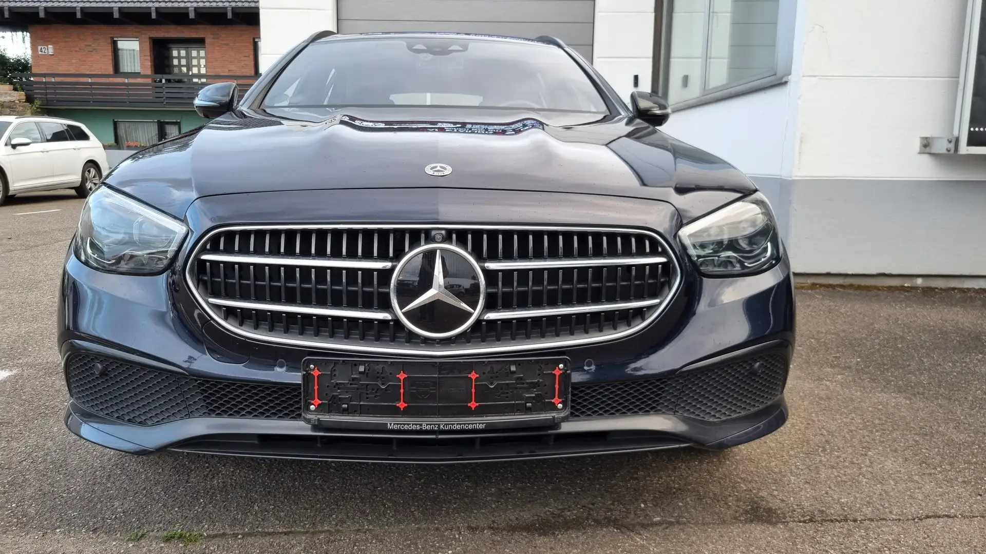 Mercedes-Benz E 300 E 300 de 4Matic Multikontur Burmester 360° AHK Blau - 2