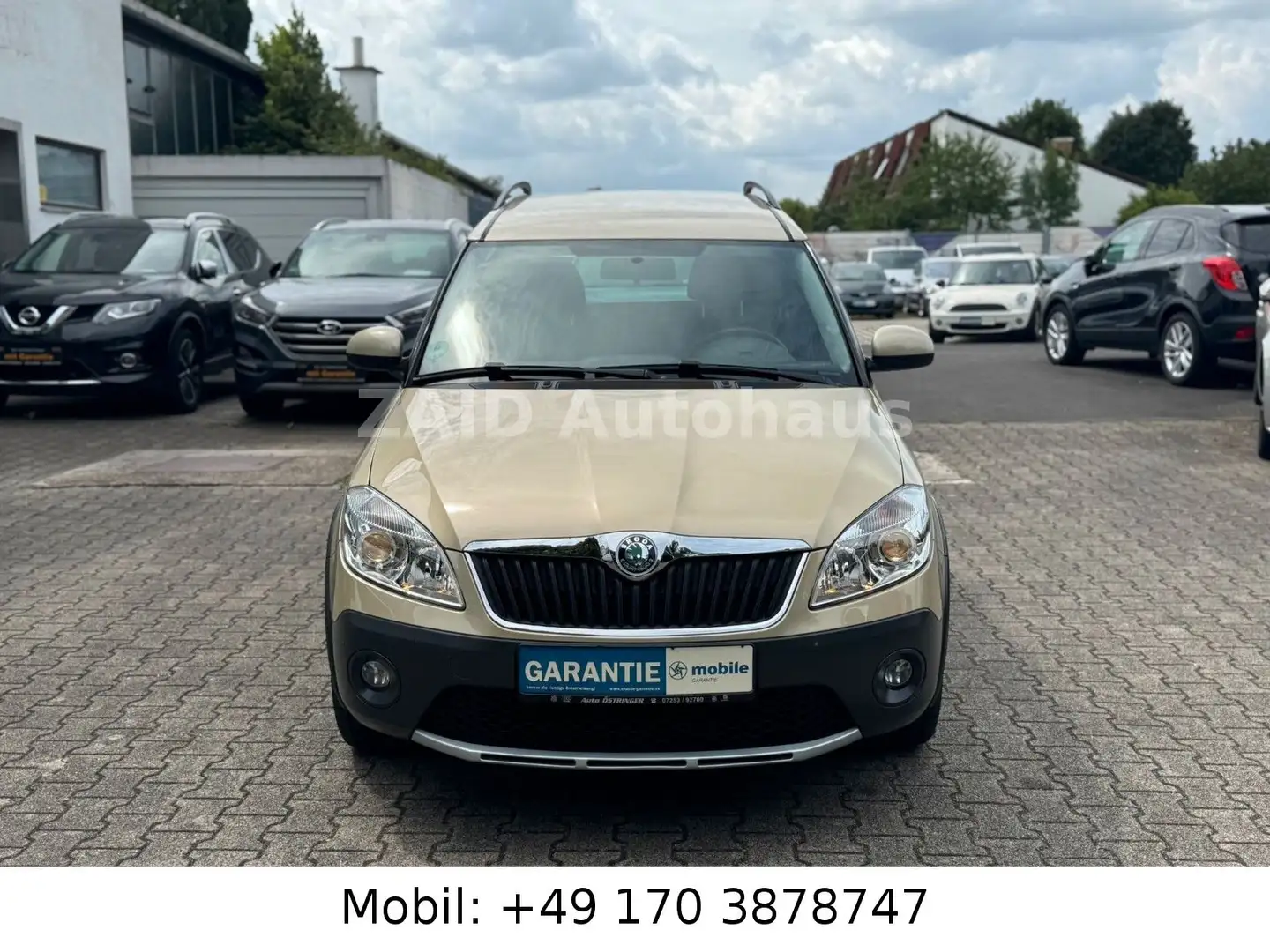 Skoda Roomster Scout*AUT.*PDC*KLIMA*AHK*1HAND Beige - 2