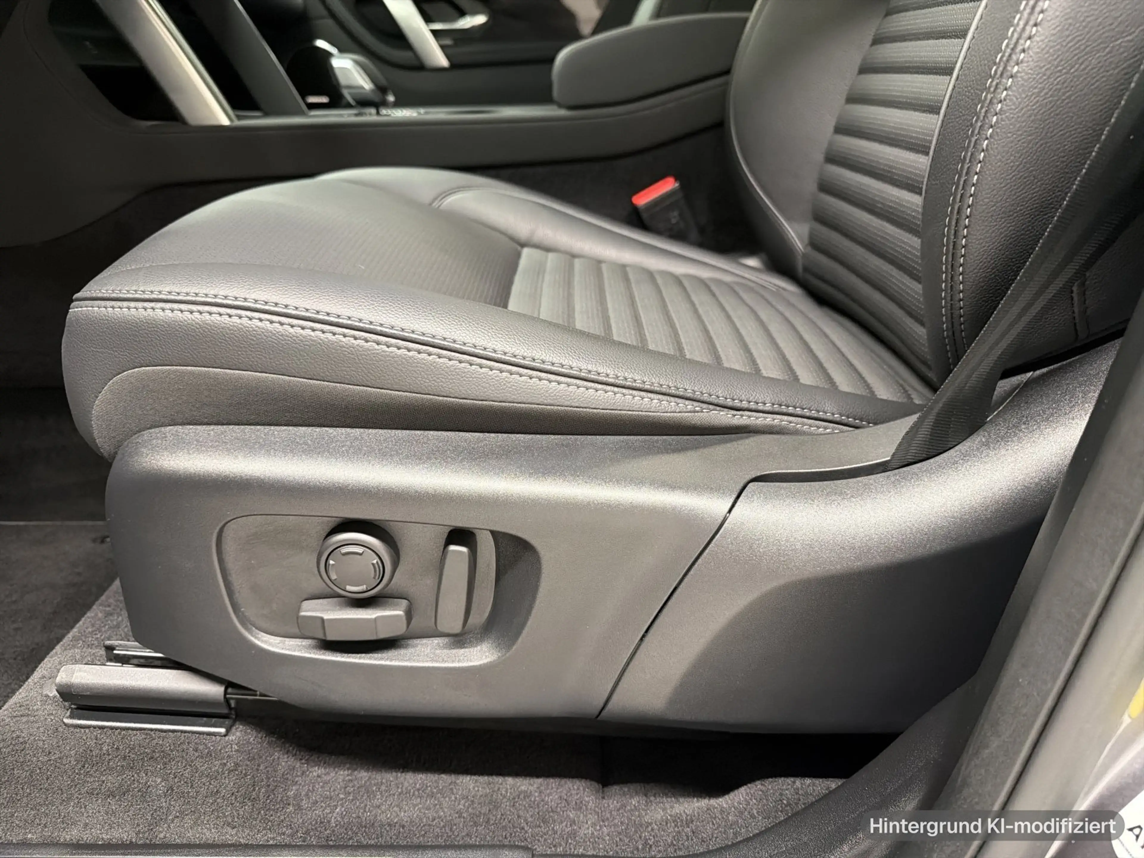 Land Rover Discovery Sport D200 Dynamic S AWD AHK Pano LED — photo 9