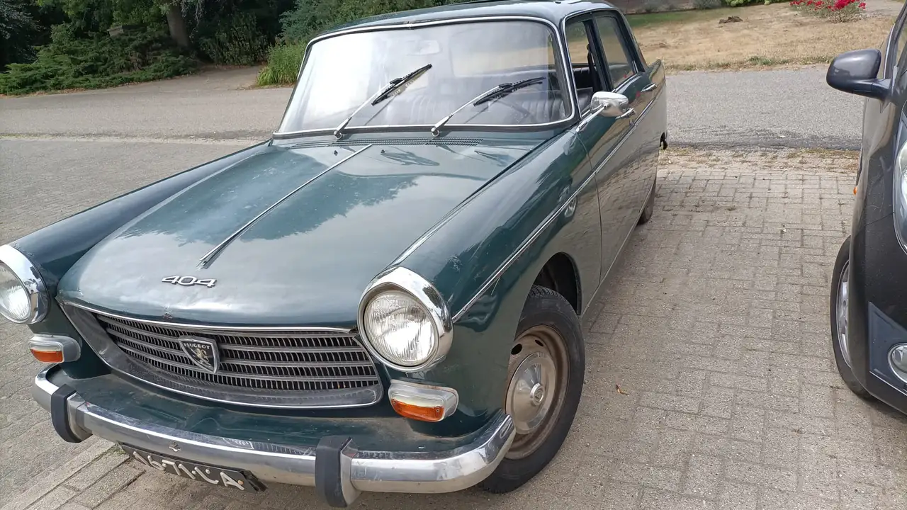 Peugeot 404 Sedan, foto 1