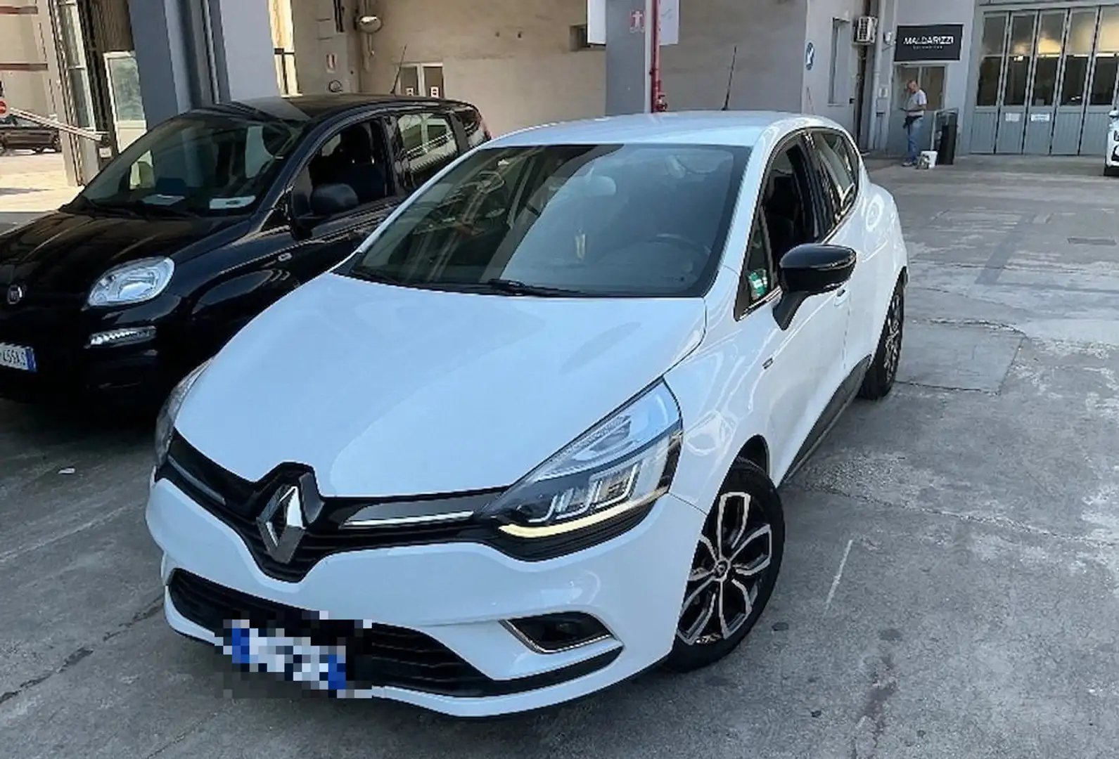 Renault Clio 1.5 dCi 8V 75 CV 5 porte Moschino Intens Bianco - 1