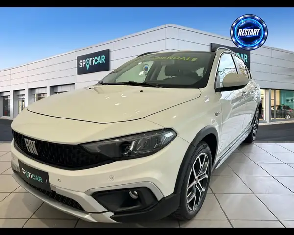 Fiat Tipo 5 Porte 1.5 T4 Hybrid Cross