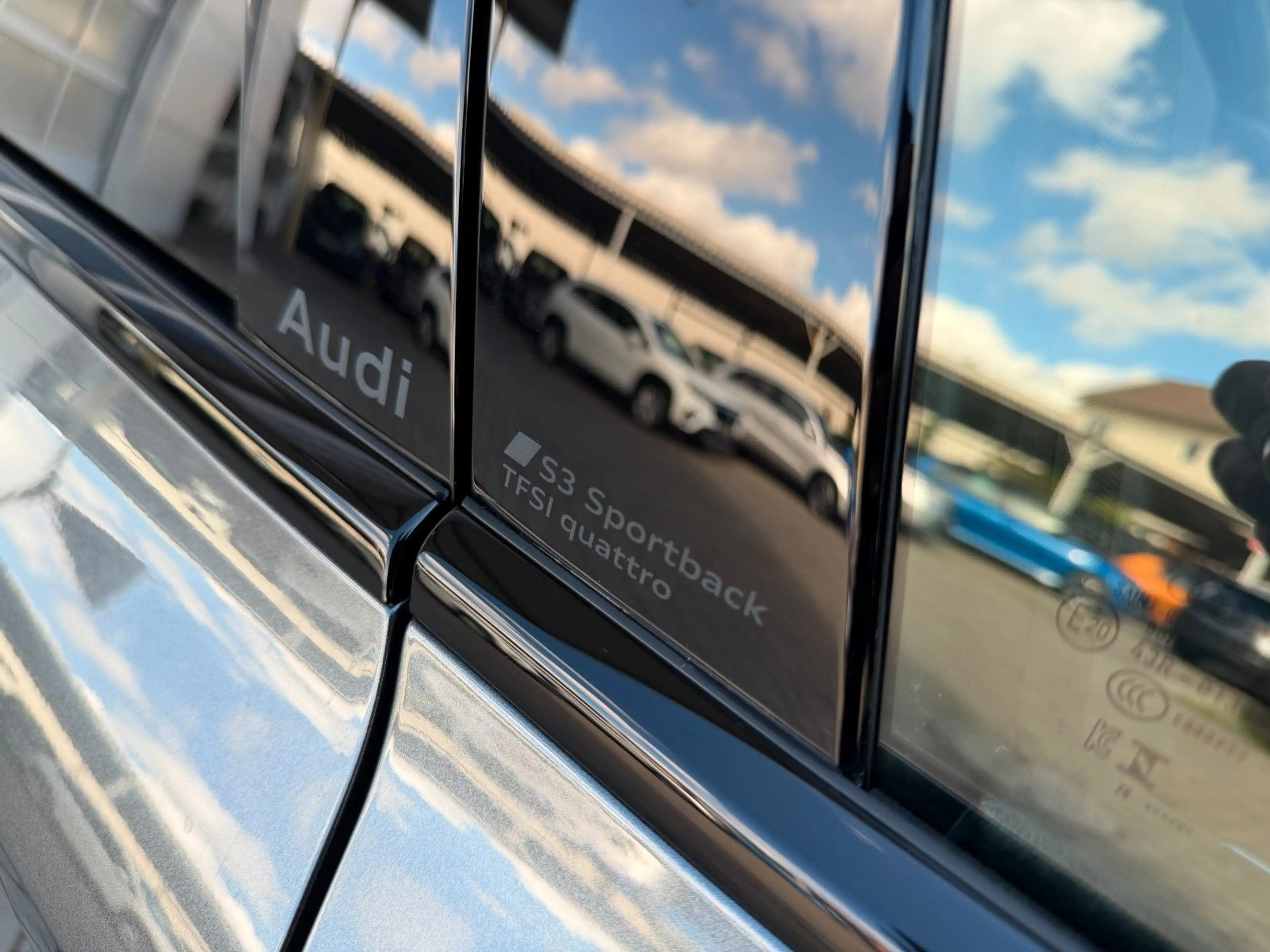 Audi S3 Sportback TFSI quattro GLASDACH MATRIX 4J GAR — photo 7