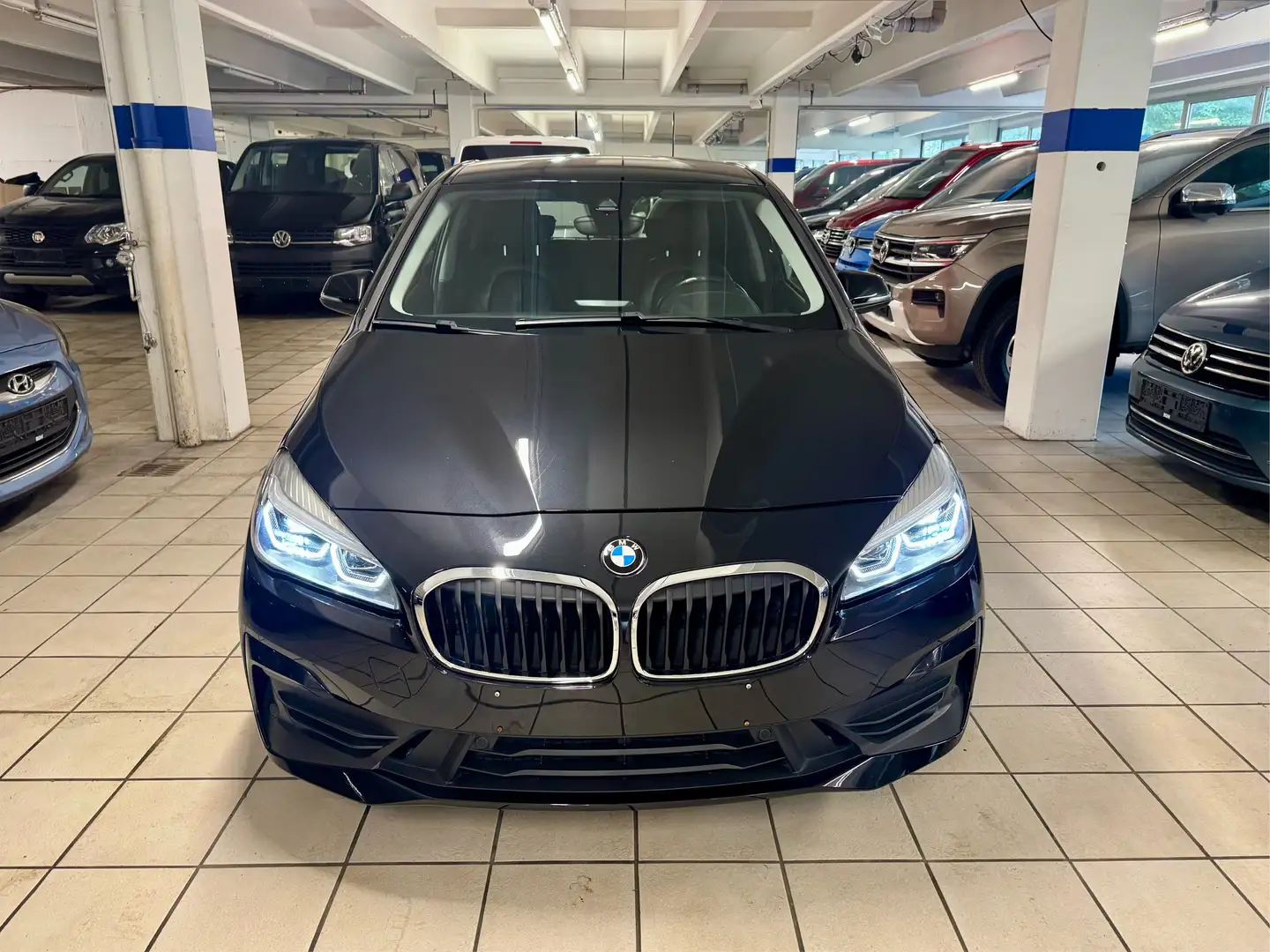 BMW 225 225 xe Advantage Leder, LED, Navigation, Automatik Schwarz - 2
