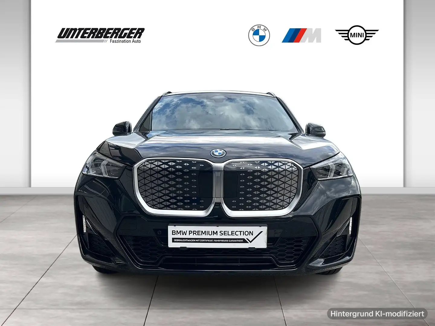 BMW iX1 xDrive30 // Premium Paket // Anhängerkupplung // Schwarz - 2