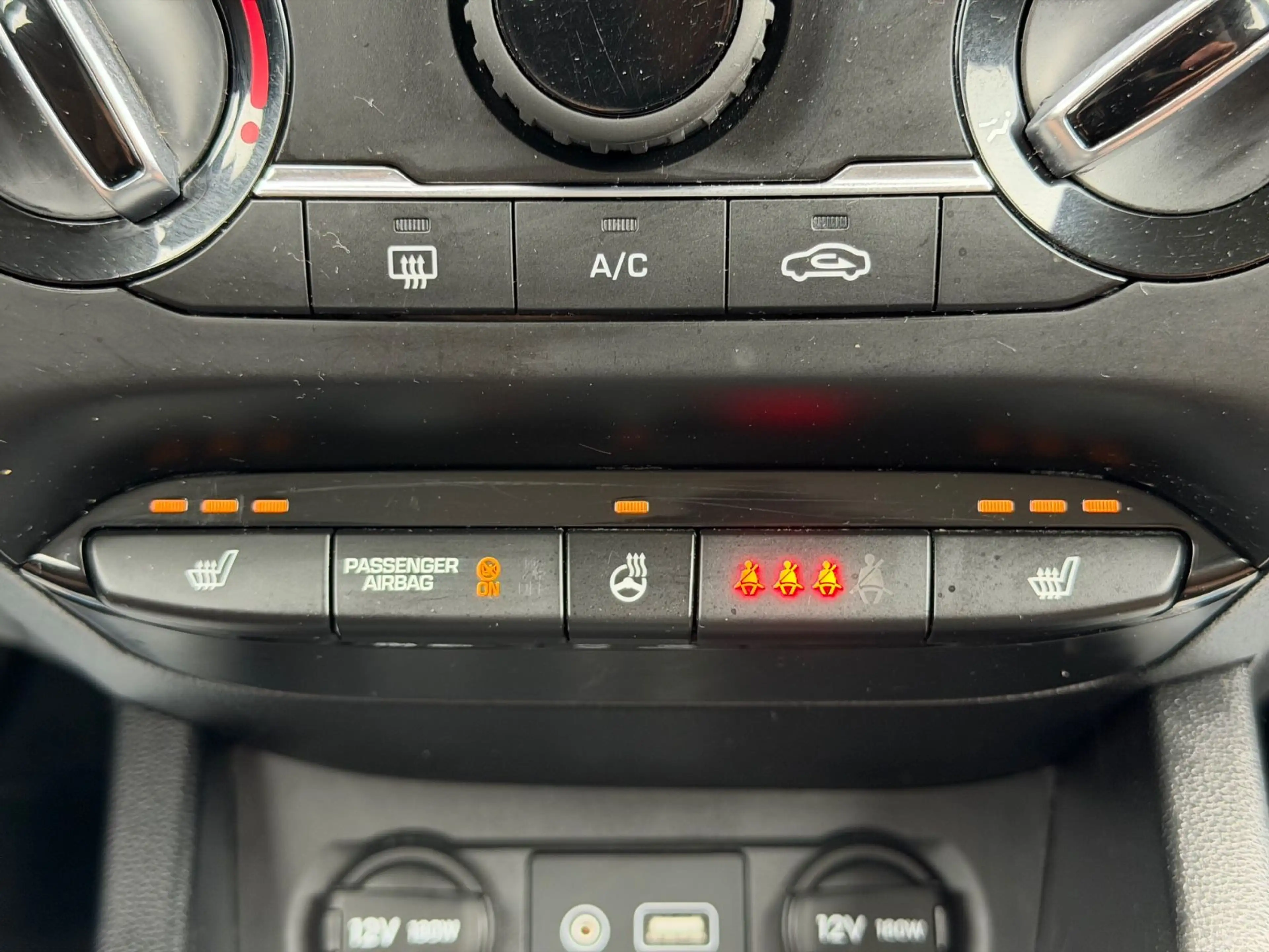 Hyundai i20 YES!/KLIMA/1HAND/WENIG KM/KLIMA/TÜV NEU — photo 13