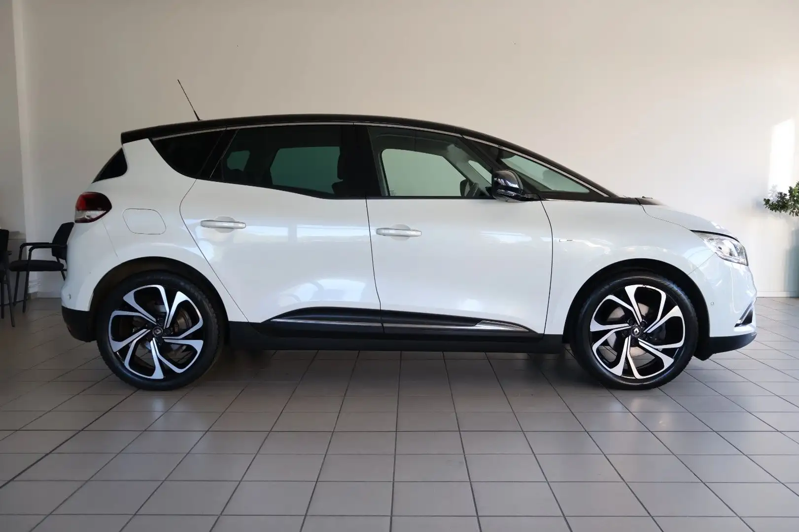 Renault Scenic IV BOSE Automatik Navi Kamera Massage AHK Weiß - 2