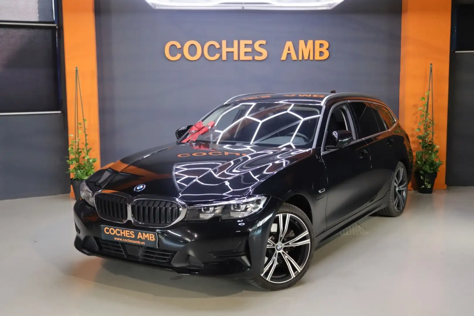 BMW 320 320e xDrive Touring Negro - 1
