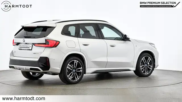 BMW X1 view 5