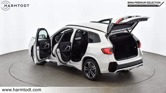 BMW X1 view 8