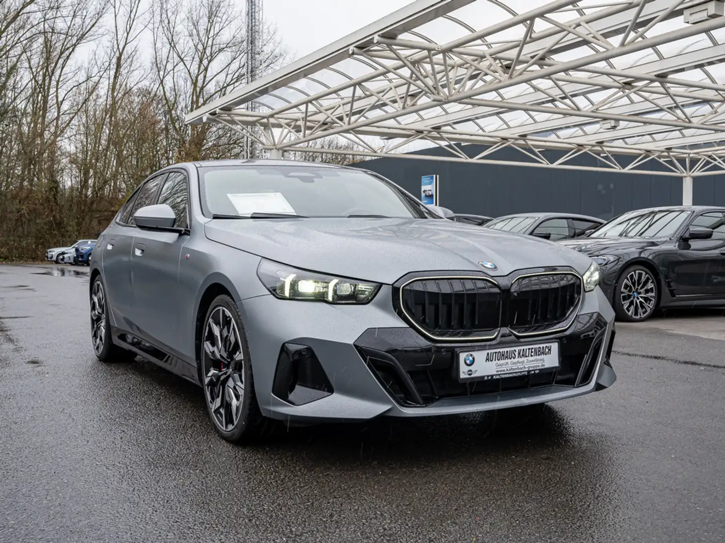 BMW 540 d xDrive M Sport PANO AHK HUD 360° LED ACC Grau - 2