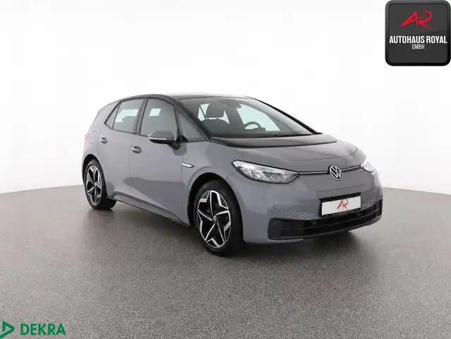 Volkswagen ID.3 view 7