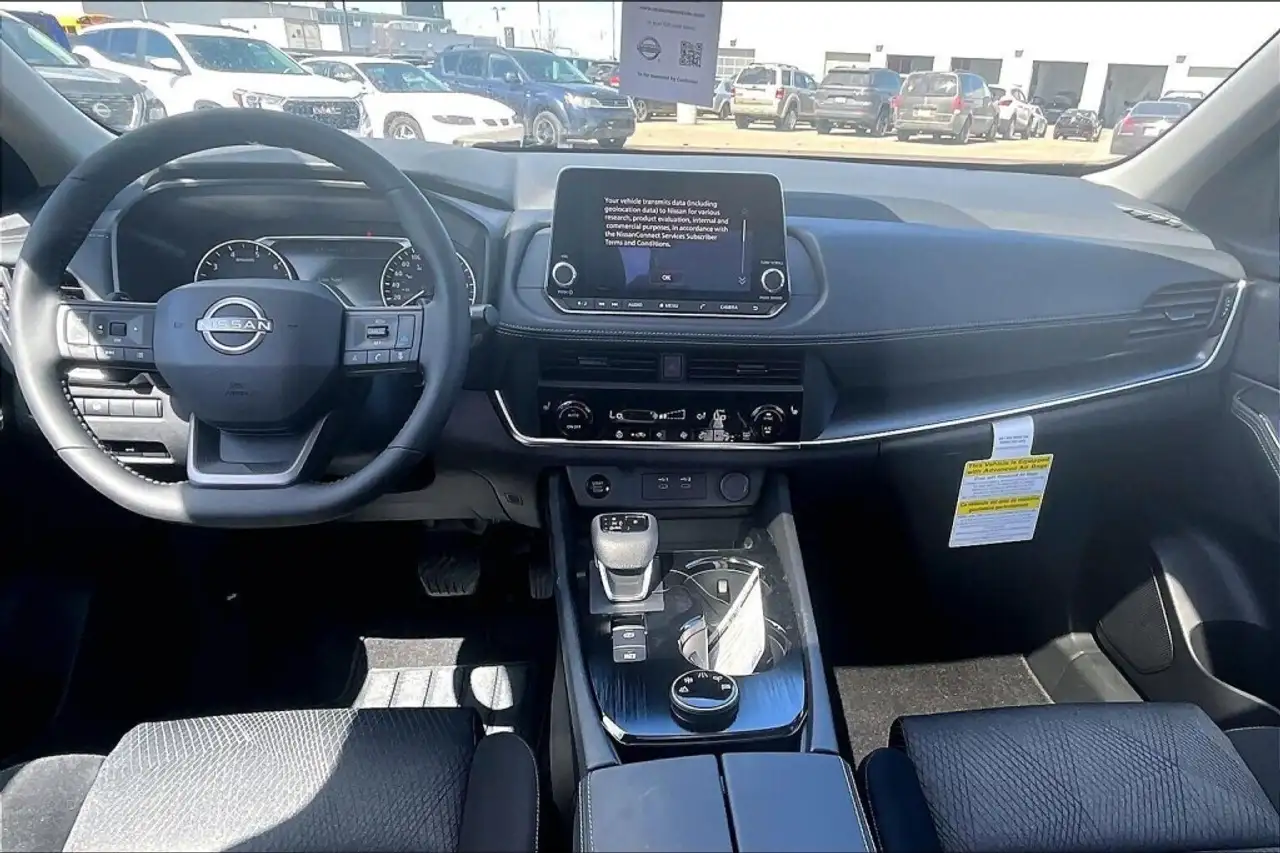 Nissan Rogue снимка Nissan Rogue