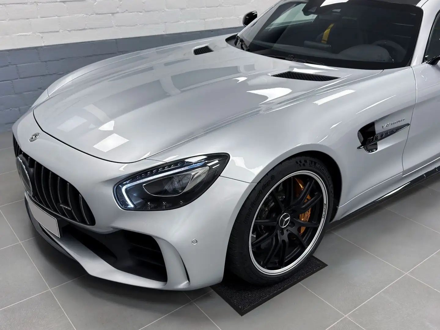 Mercedes-Benz AMG GT Coupe *Track Package*Keramik*Burmester Stříbrná - 2