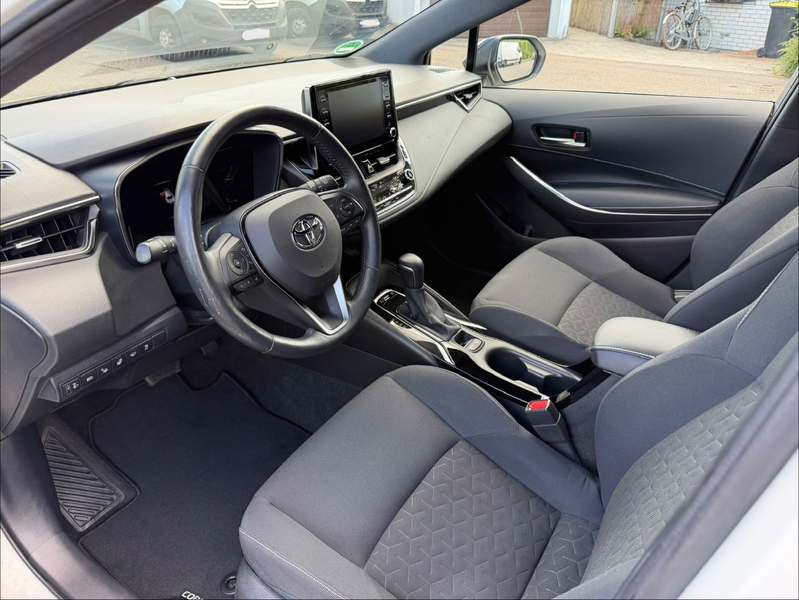 Toyota Corolla Hybrid Club 2.0 1.Hand Team-D — photo 9