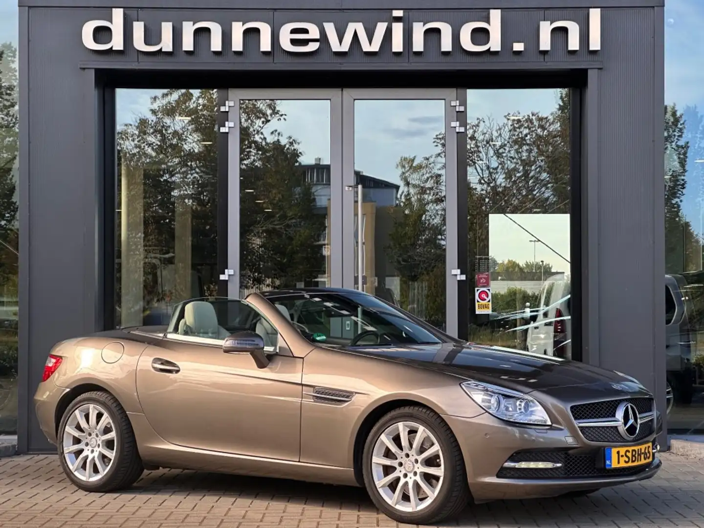 Mercedes-Benz SLK 350 350 *INDIUMGRIJS*NL-AUTO*LEDER*NAVI*LED*PANO*DEALE Grijs - 1