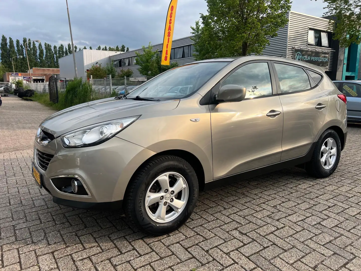 Hyundai iX35 2.0i Dynamic - Airco - Cruise - Nette staat Gris - 2