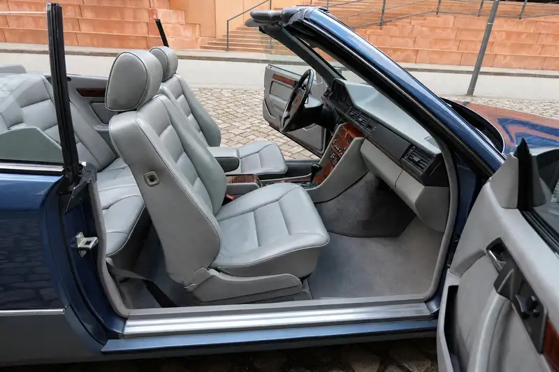 Mercedes-Benz 300 300 CE 24 – Foto 8