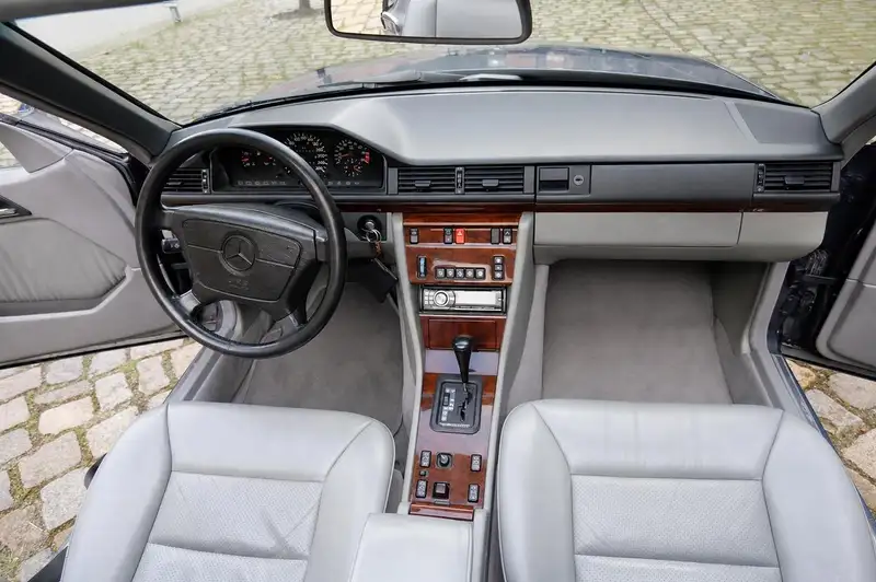 Mercedes-Benz 300 300 CE 24 – Foto 6