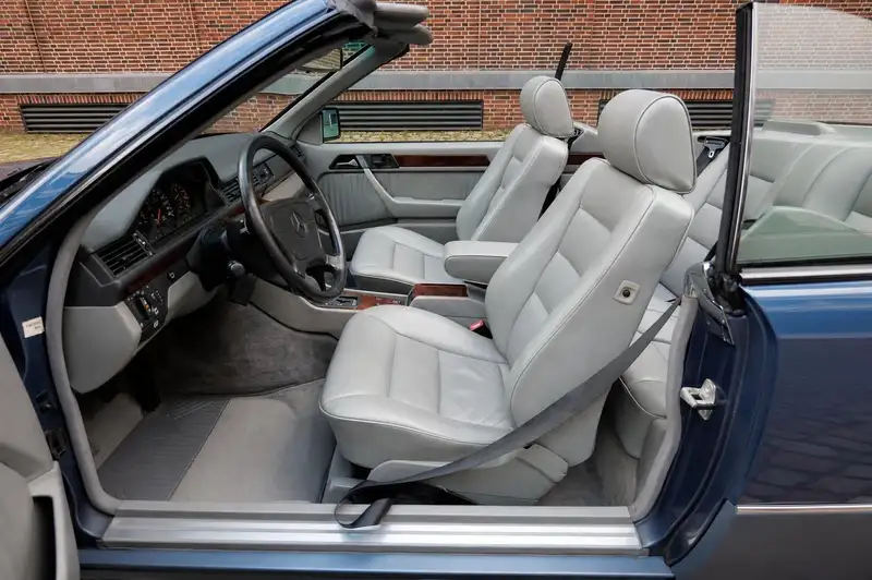 Mercedes-Benz 300 300 CE 24 – Foto 12