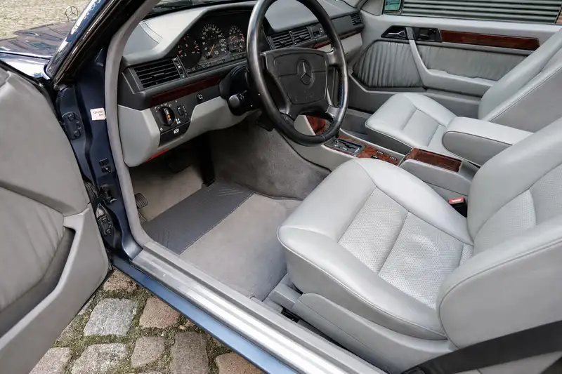 Mercedes-Benz 300 300 CE 24 – Foto 11