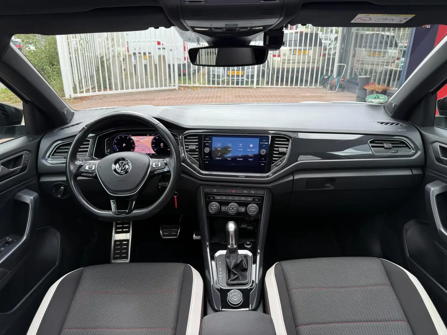 Volkswagen T-Roc 2.0 TSI 4Motion Sport| PANO | LED | CARPLAY Wit - 2