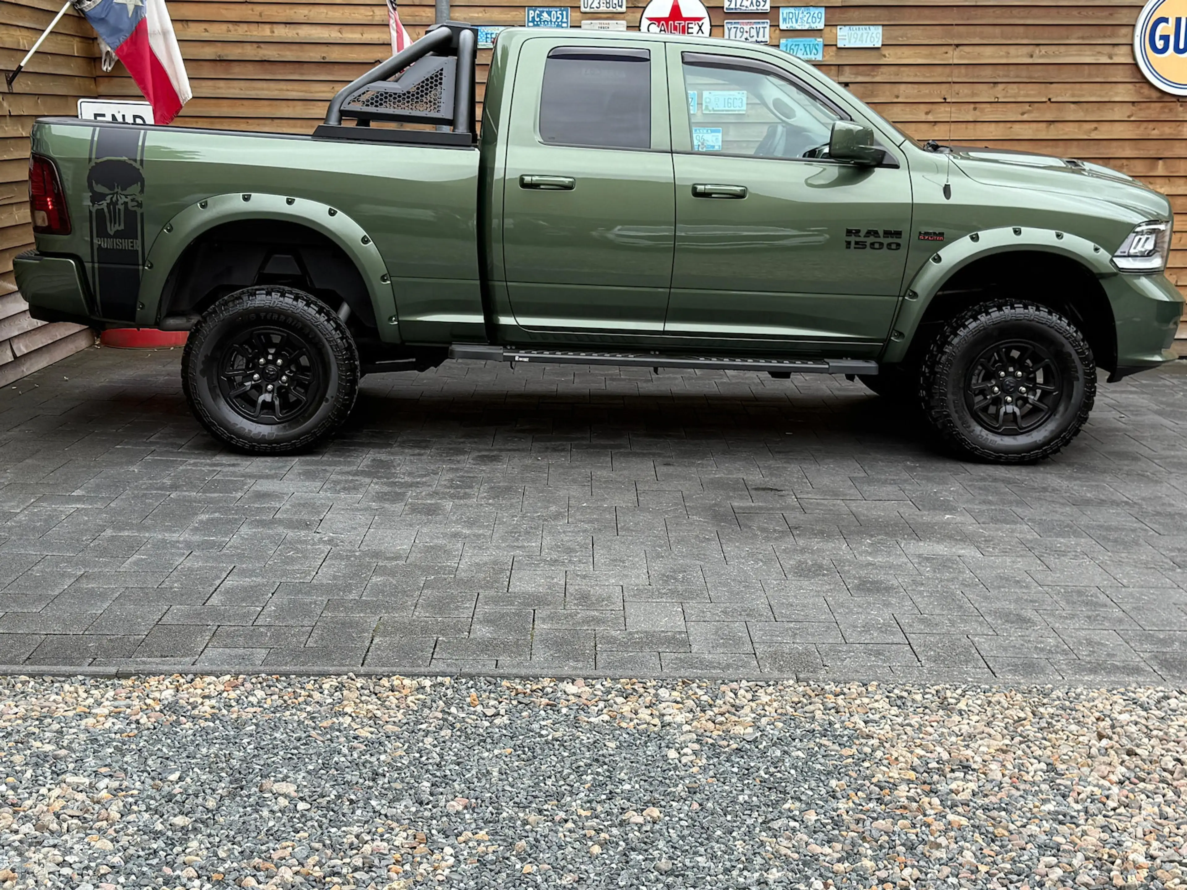 Dodge RAM 1500 5,7L Punisher 6Sitz 4x4 LEDER AHK LED — photo 12