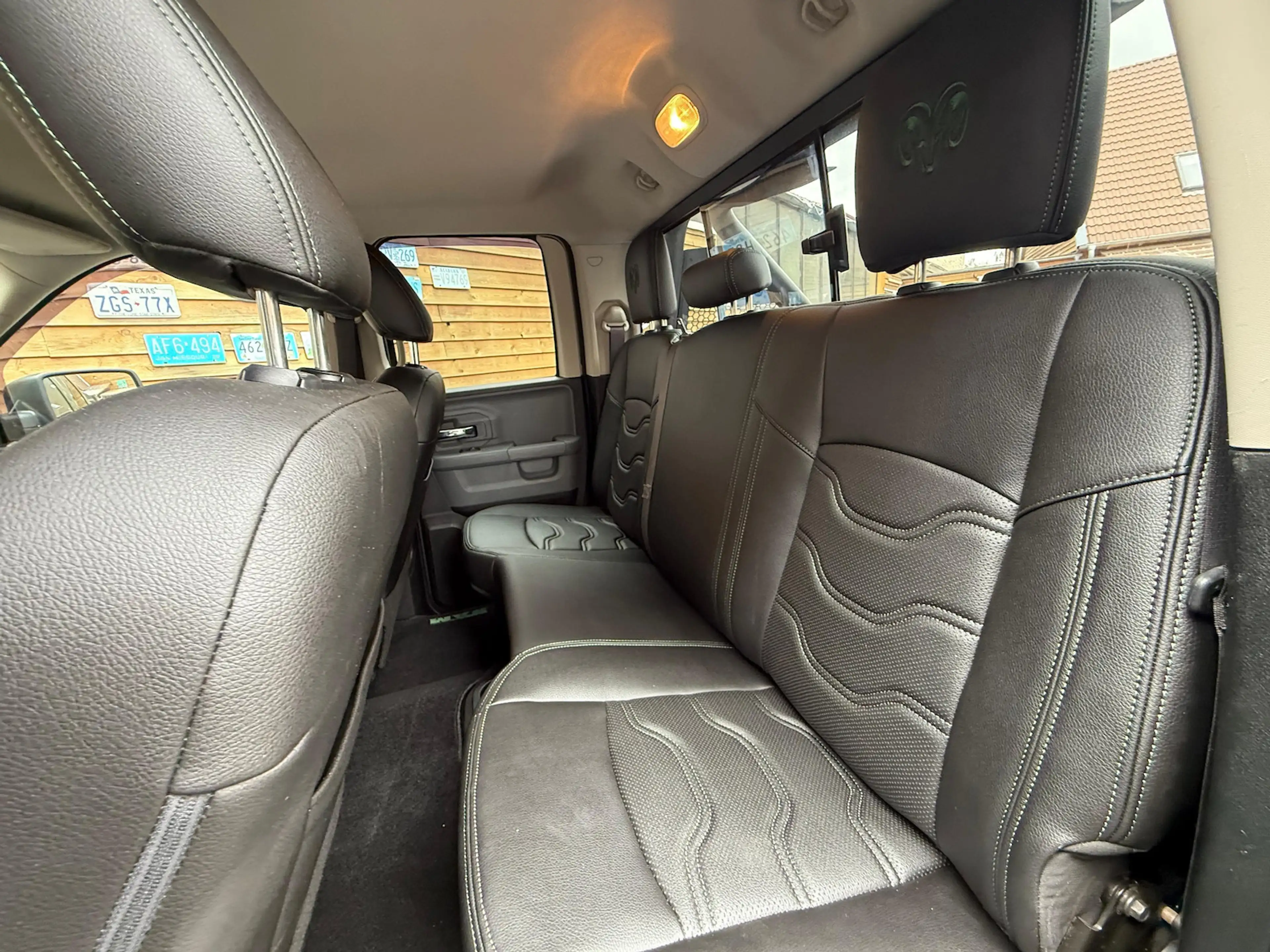 Dodge RAM 1500 5,7L Punisher 6Sitz 4x4 LEDER AHK LED — photo 17
