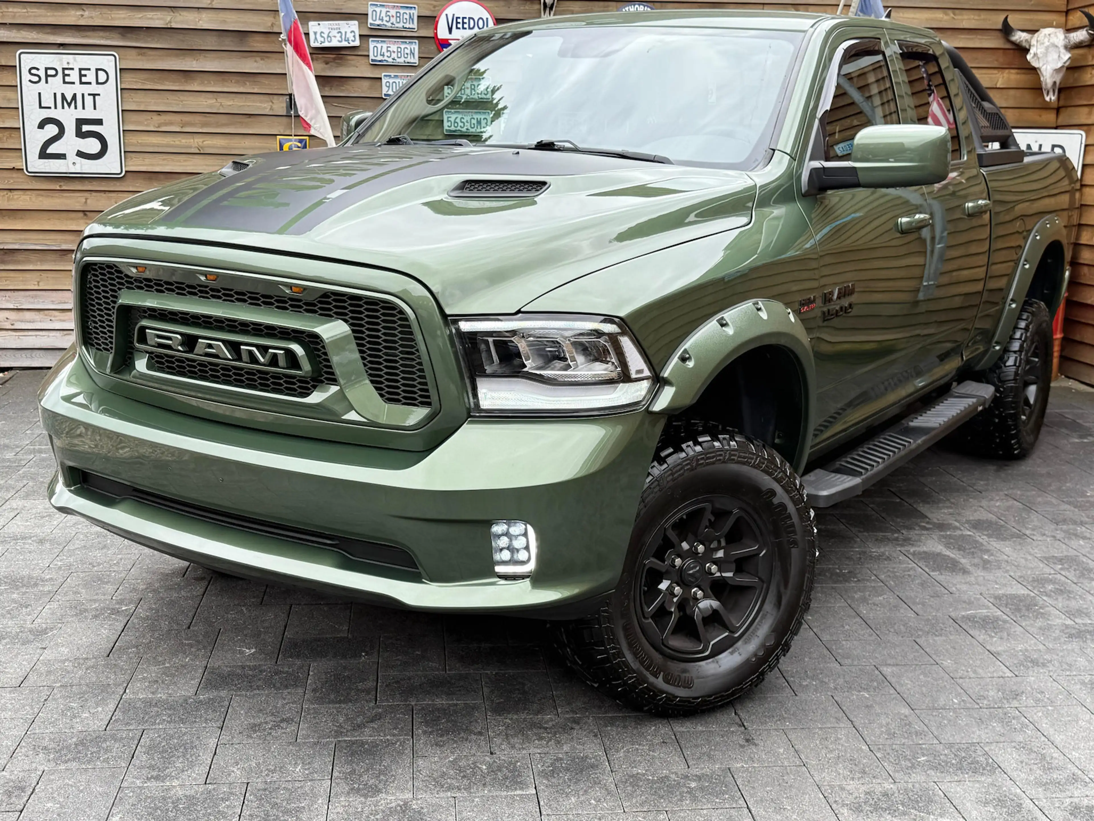 Dodge RAM 1500 5,7L Punisher 6Sitz 4x4 LEDER AHK LED — photo 4