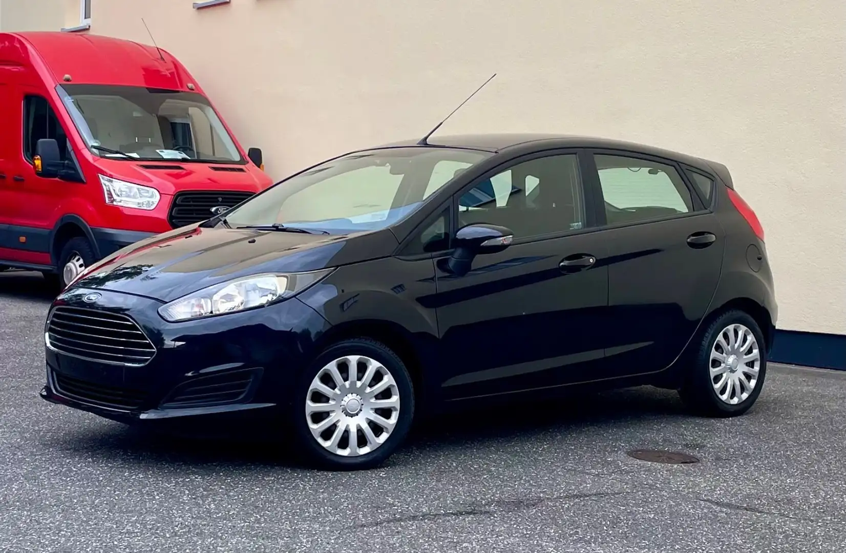 Ford Fiesta Trend 1,25  KLIMA SPORTFAHRWERK 1.HAND Noir - 2