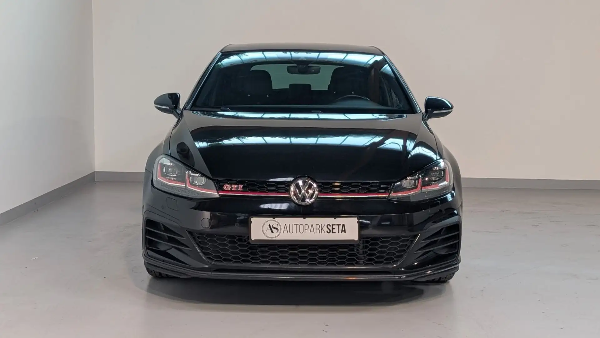 Volkswagen Golf VII 2.0TSI DSG Lim. GTI Perfor. ACC*LED*KAM Zwart - 2