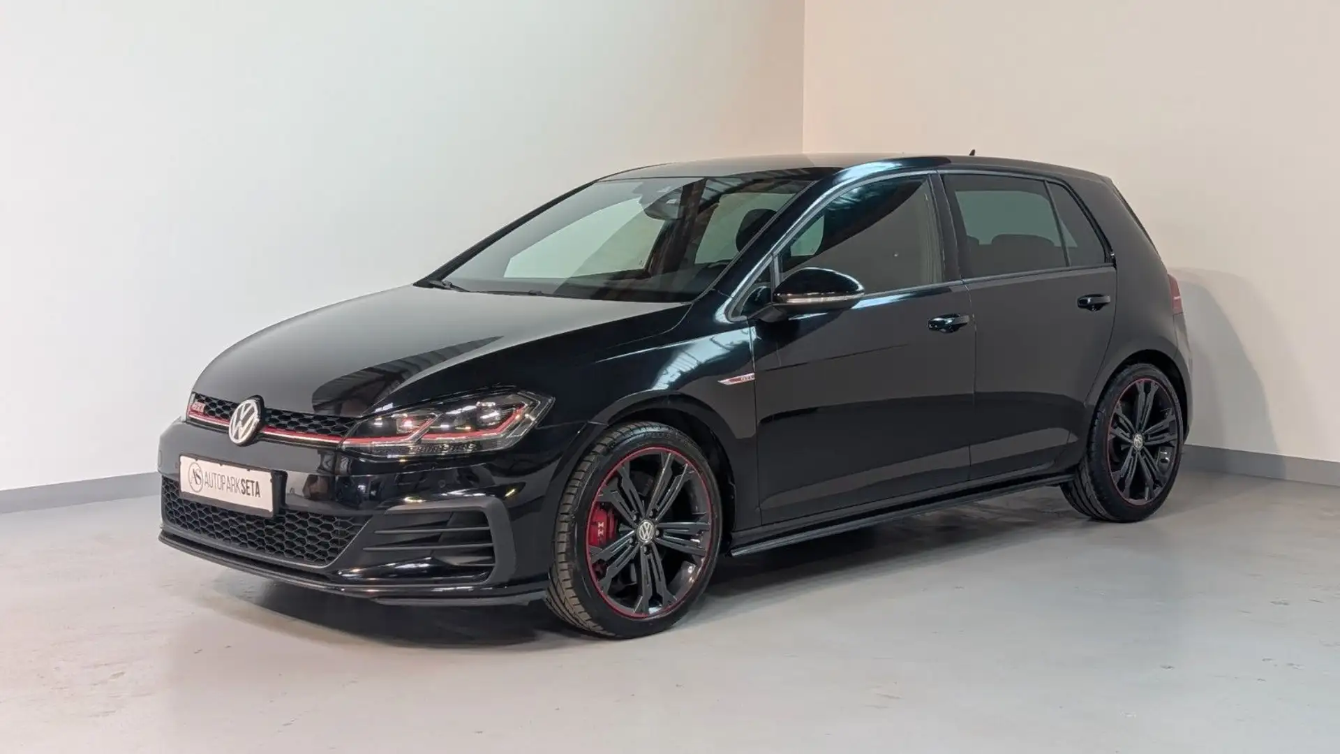 Volkswagen Golf VII 2.0TSI DSG Lim. GTI Perfor. ACC*LED*KAM Zwart - 1