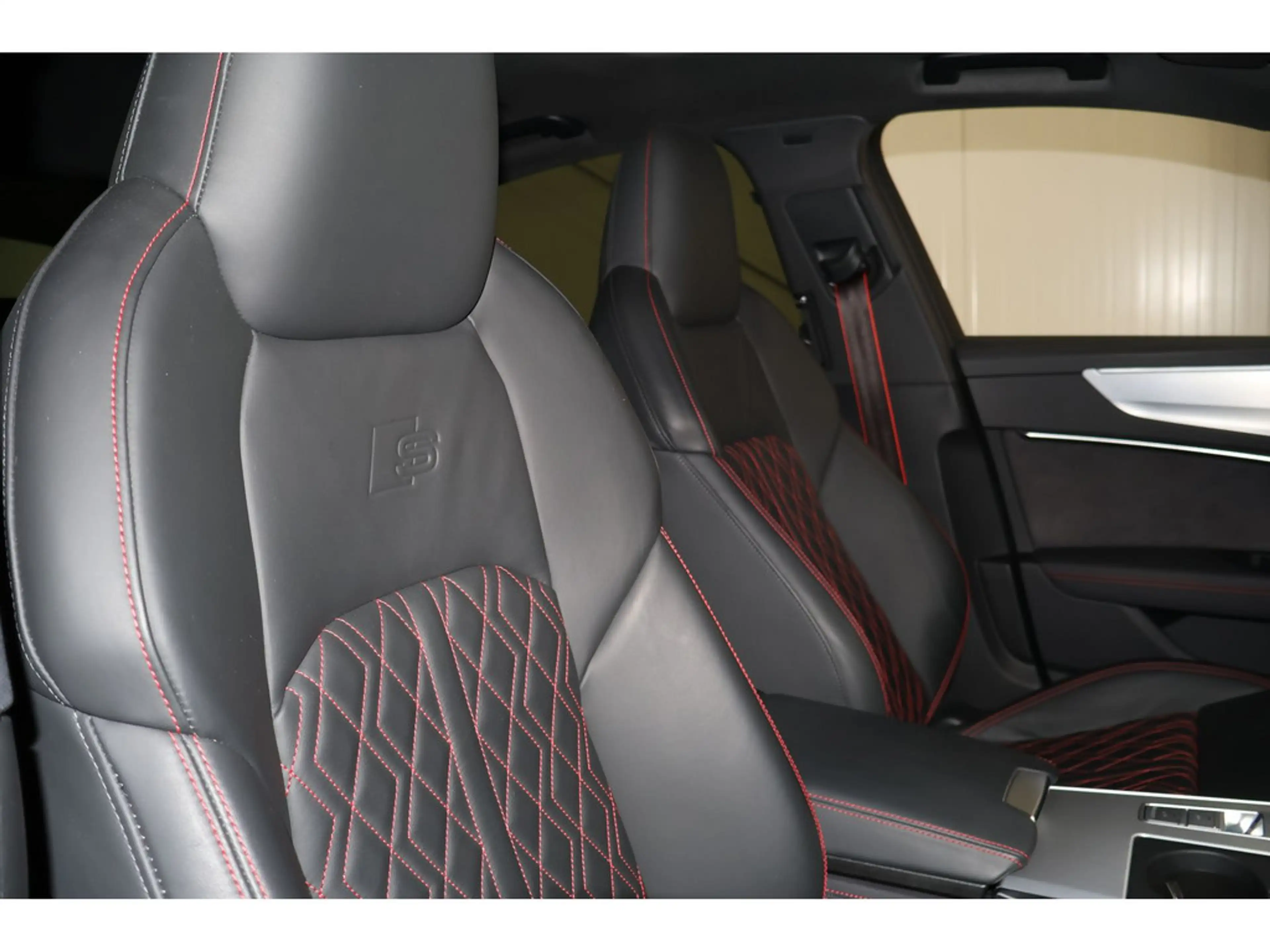 Audi S6 Lim.3.0 TDI quattro B&O*Matrix*Pano — photo 7