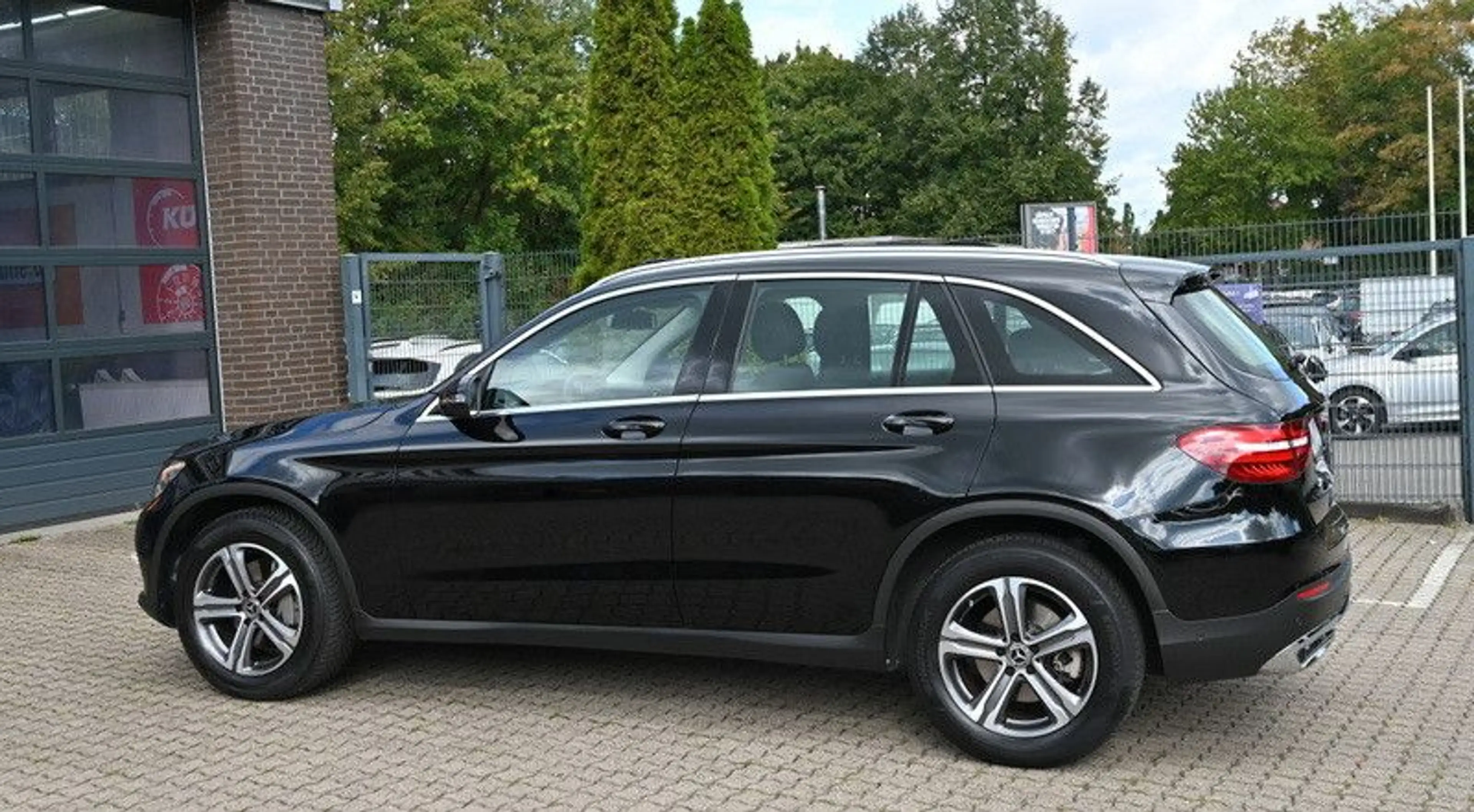 Mercedes-Benz GLC 250 4Matic PANO LED Navi 2xPDC — photo 5