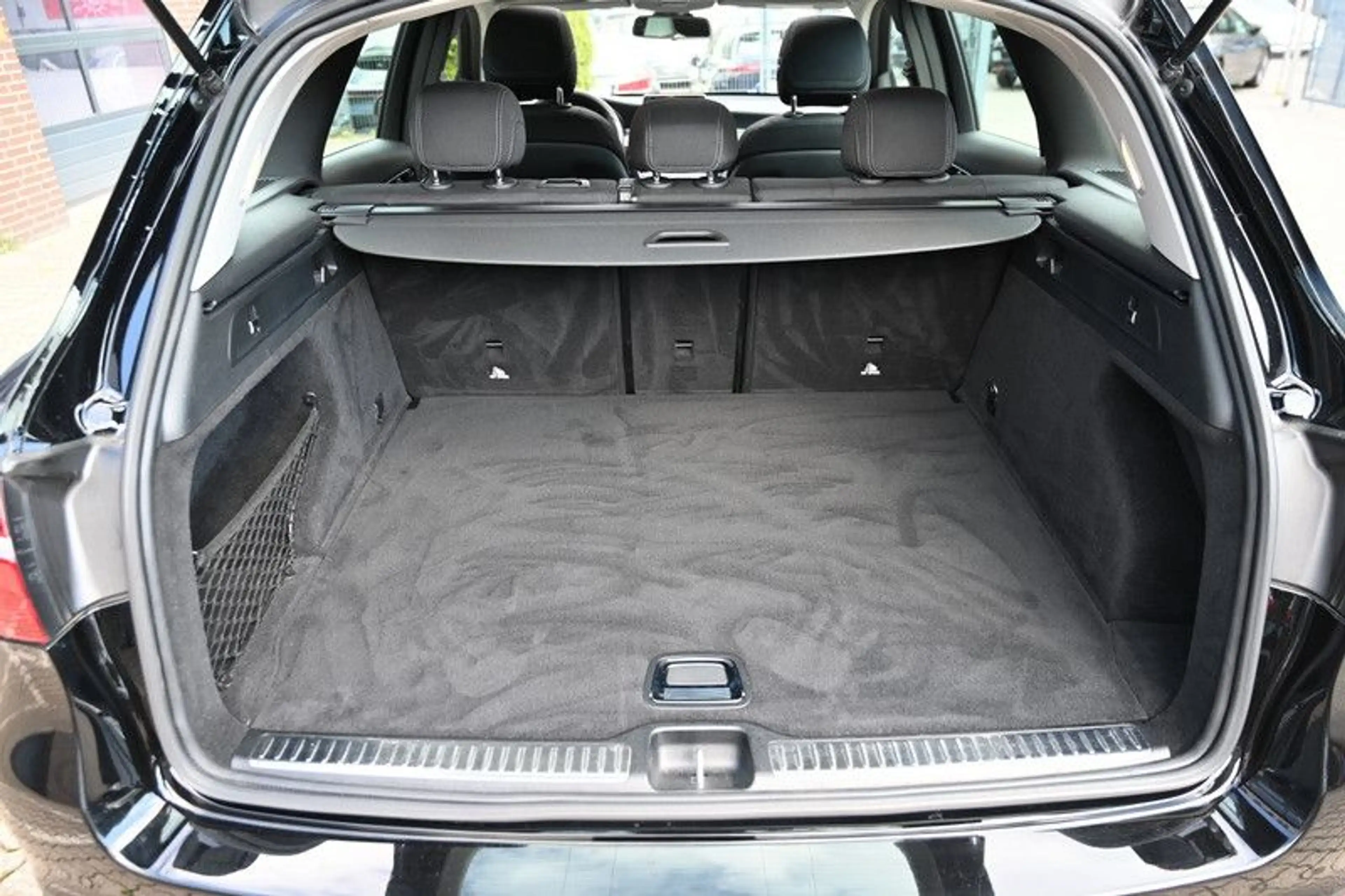 Mercedes-Benz GLC 250 4Matic PANO LED Navi 2xPDC — photo 15