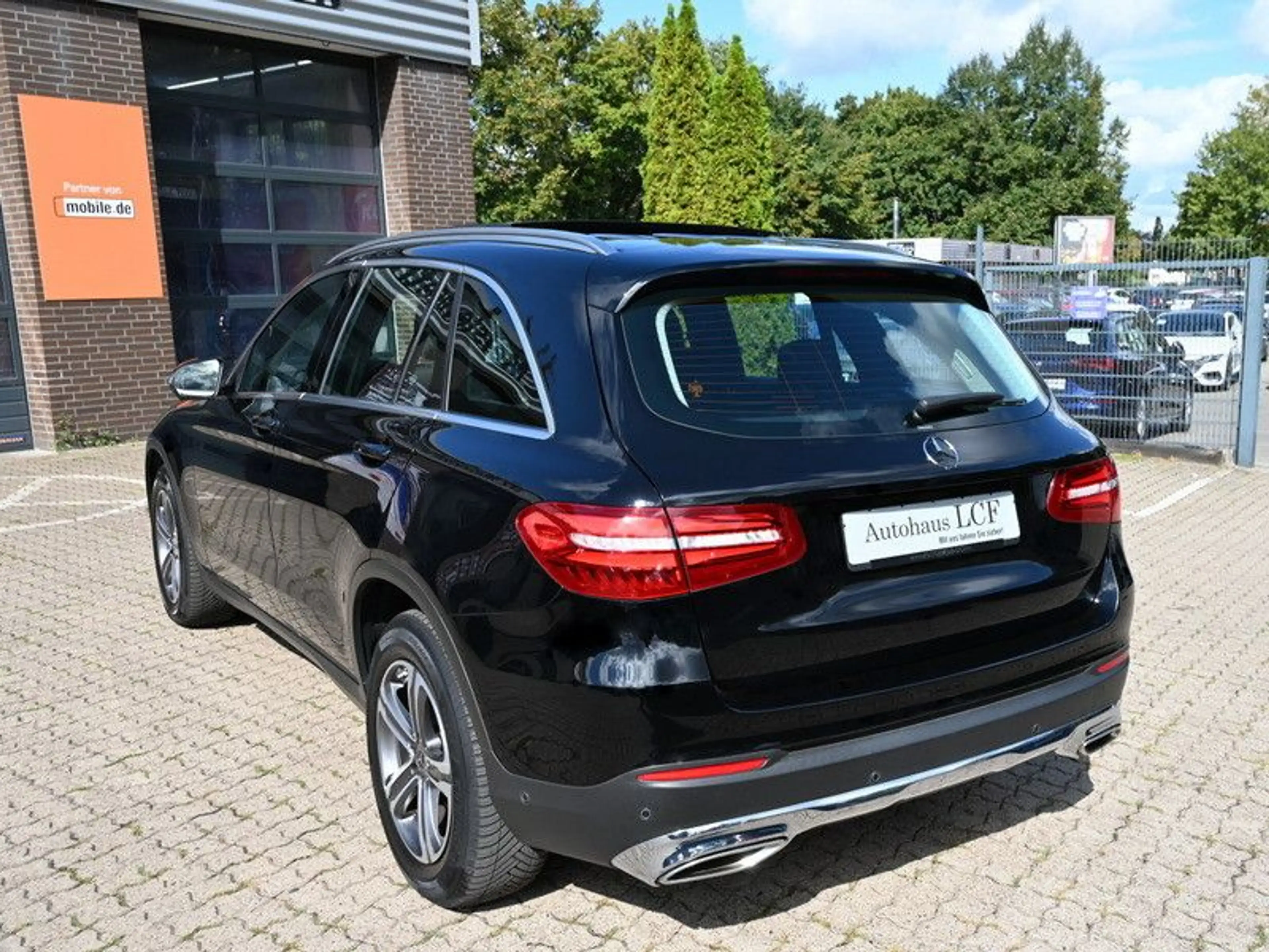 Mercedes-Benz GLC 250 4Matic PANO LED Navi 2xPDC — photo 7