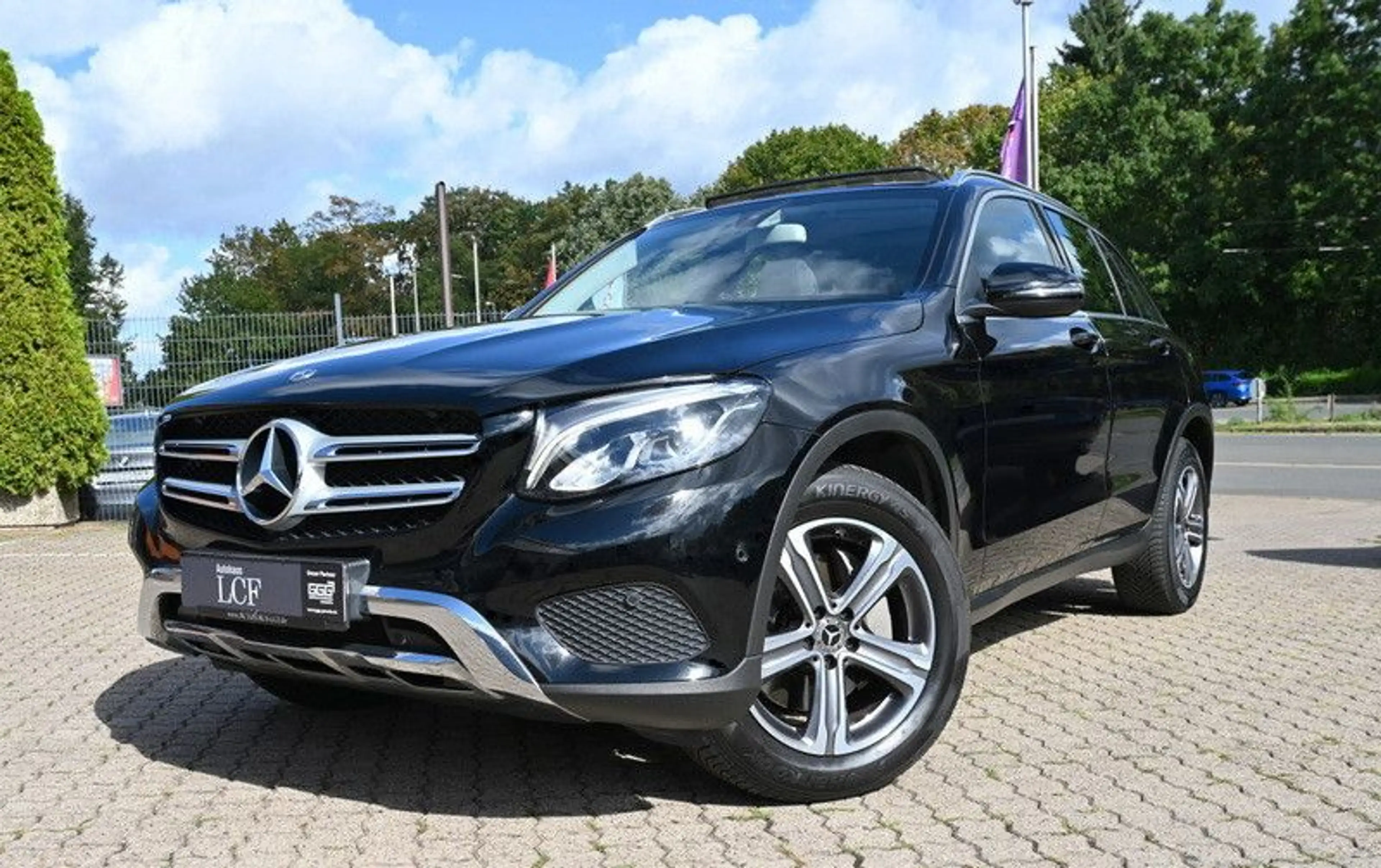 Mercedes-Benz GLC 250 4Matic PANO LED Navi 2xPDC — photo 2