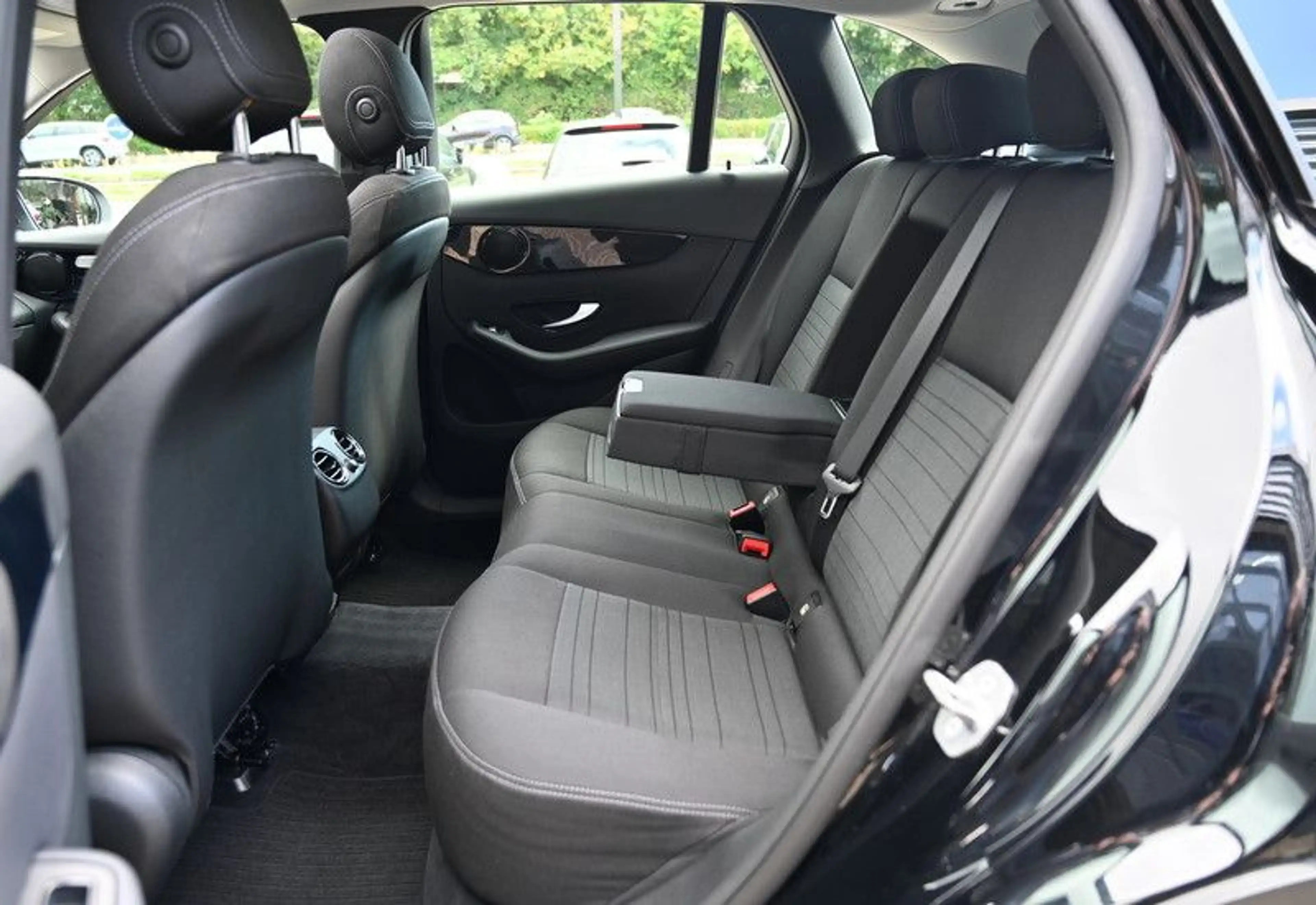 Mercedes-Benz GLC 250 4Matic PANO LED Navi 2xPDC — photo 13