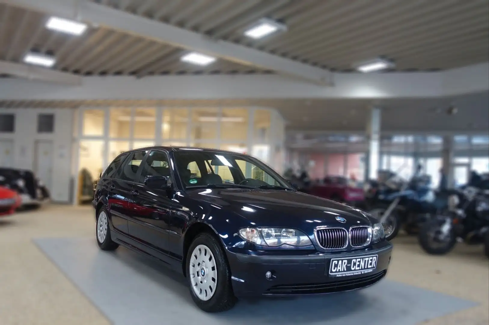 BMW 318 i Touring Edition Lifestyle Blau - 1